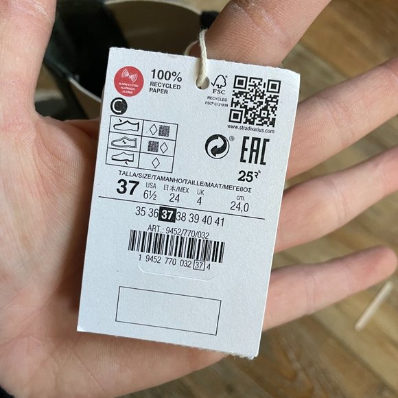 Stradivarius ankle wellie boot with contrast sole in khaki - Picture 3 of 7